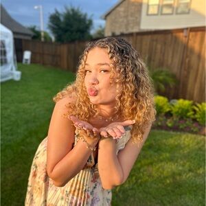 Meet your Posher, Taylor